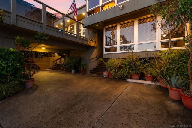 13635 Pine Needles, Del Mar CA: https://media.crmls.org/mediaz/337e8c46-4cb5-4a7d-8b64-572a587d2e96.jpg