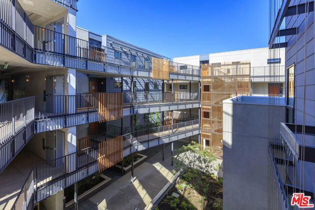 1250 N Fairfax Avenue, West Hollywood CA: https://media.crmls.org/mediaz/337ead4c-f63a-40ca-a7b7-7e57603c6d25.jpg