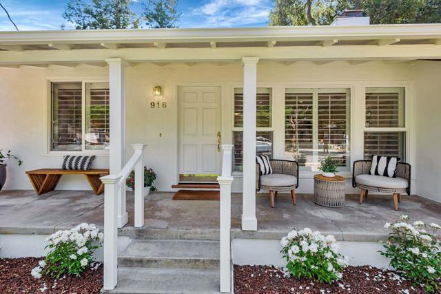 916 Peggy Lane, Menlo Park CA: https://media.crmls.org/mediaz/337f2ffd-af71-49a8-9eeb-4a512a0aac62.jpg