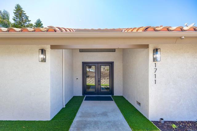 Detail Gallery Image 4 of 44 For 1711 Alhudson Dr, Escondido,  CA 92029 - 4 Beds | 2/1 Baths