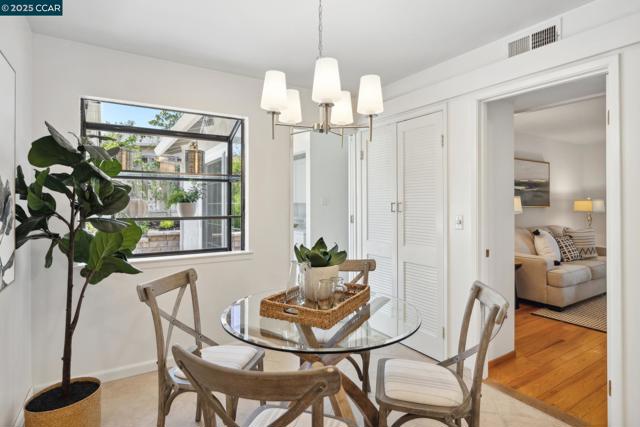3662 Perada Dr, Walnut Creek CA: https://media.crmls.org/mediaz/33804ea9-4728-43cf-a405-01819adc4867.jpg