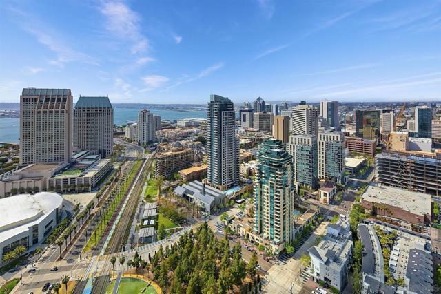 100 Harbor Dr, San Diego CA: https://media.crmls.org/mediaz/3380f62c-d23c-4985-96f6-4f1ece2ea0cd.jpg