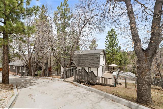 43289 Shasta Road, Big Bear CA: https://media.crmls.org/mediaz/33812fc4-42dd-48ad-b25e-b0380bcb553c.jpg