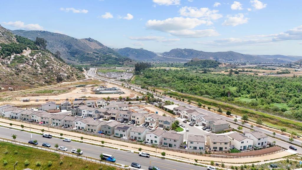 MLS #250029425SD img 40