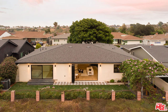 4731 Don Miguel Drive, Los Angeles CA: https://media.crmls.org/mediaz/338150fc-6d82-4cc0-976b-5e850e2d041a.jpg