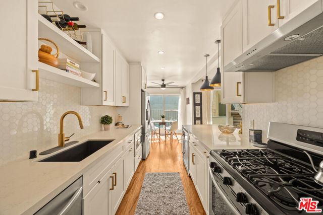 2621 Centinela Avenue, 17 photo 7