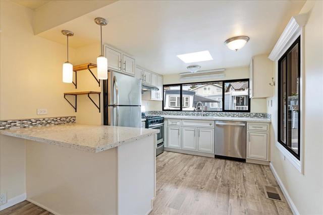 750 47th Avenue, Capitola CA: https://media.crmls.org/mediaz/33822c5f-49ae-4ecb-8435-ef2ddbb22937.jpg