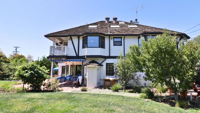 200 Iris Way, Palo Alto CA: https://media.crmls.org/mediaz/3382537a-f985-400c-9fe0-64346ff80676.jpg