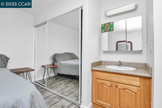 1255 Lakeview Cir, Pittsburg CA: https://media.crmls.org/mediaz/338392c9-dbd2-41a7-8531-43fcf56d1351.jpg