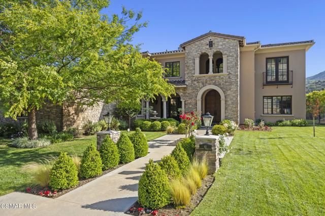 82 Queens Garden Drive, Thousand Oaks CA: https://media.crmls.org/mediaz/3383cc47-17c5-416f-85ad-930fb584b981.jpg