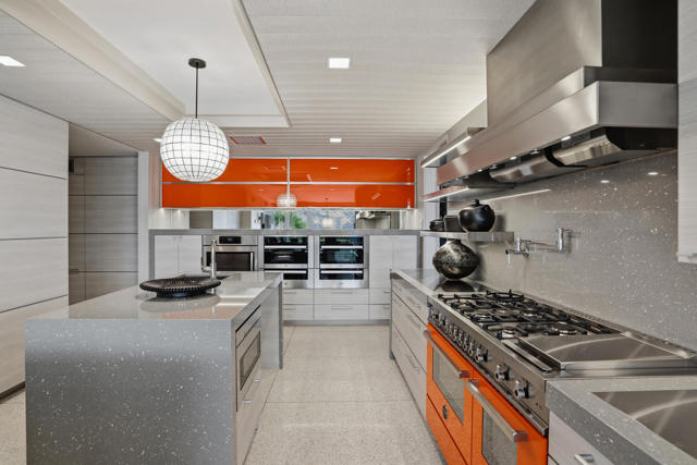 855 W Coronado Avenue, Palm Springs, CA 92262