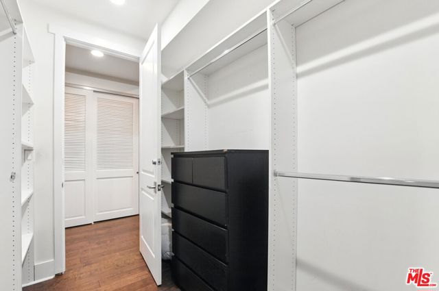 2020 Holly Drive, Los Angeles CA: https://media.crmls.org/mediaz/3384d2ac-da2c-482b-ad78-a4904a070258.jpg