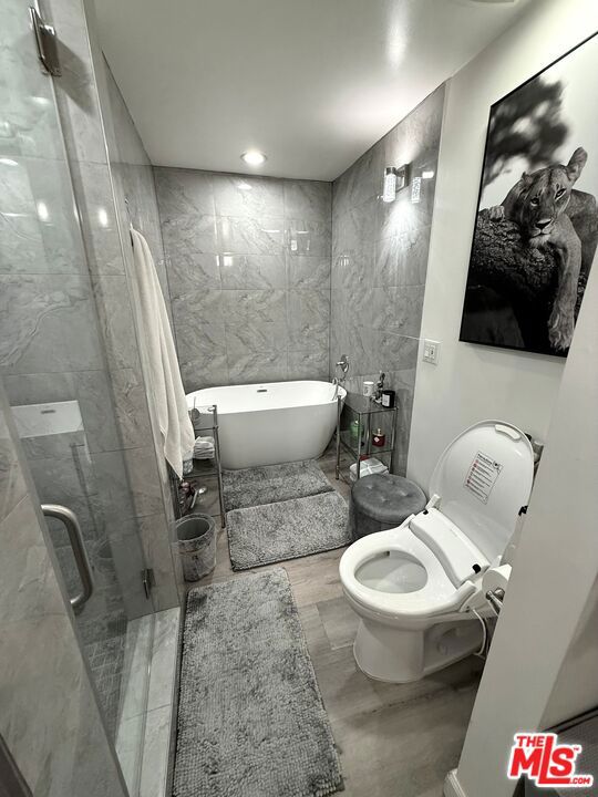 843 4th Street, Santa Monica CA: https://media.crmls.org/mediaz/33852fd0-8673-4700-8184-a38fe8bd96ae.jpg