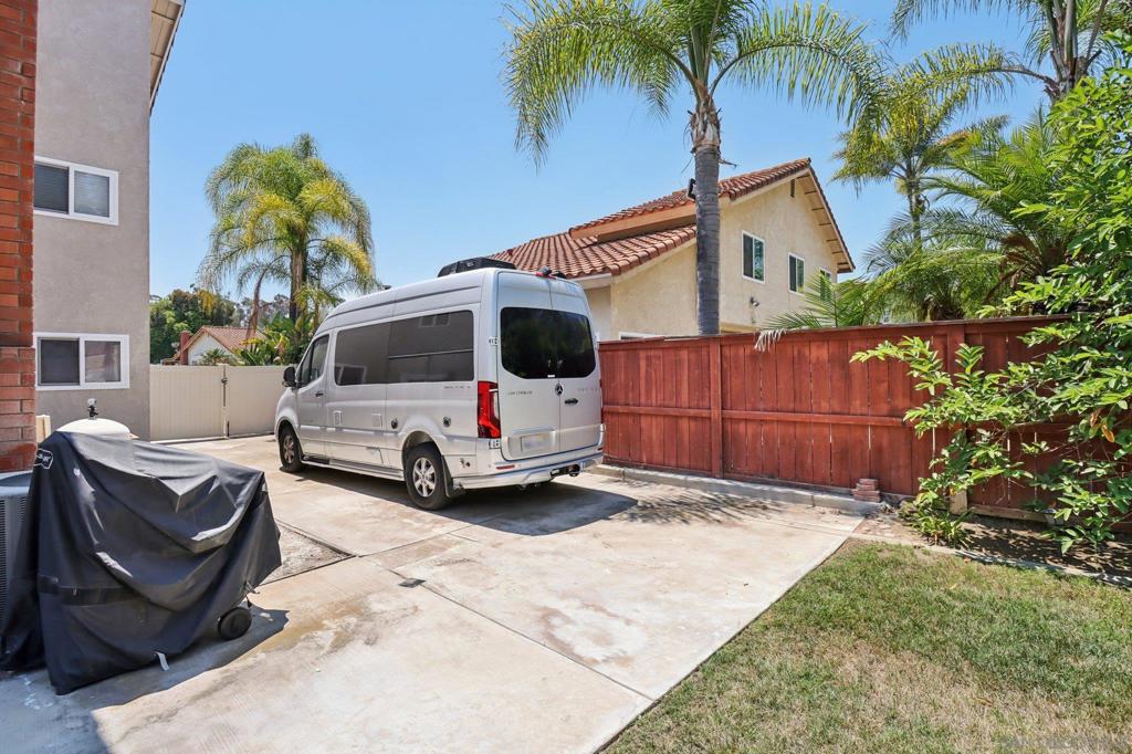 MLS #250035843SD img 57