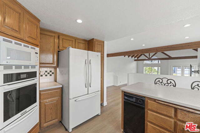 1711 Goodman Avenue, Redondo Beach CA: https://media.crmls.org/mediaz/3385a344-2d6e-4f67-a5c2-a8da5601041a.jpg