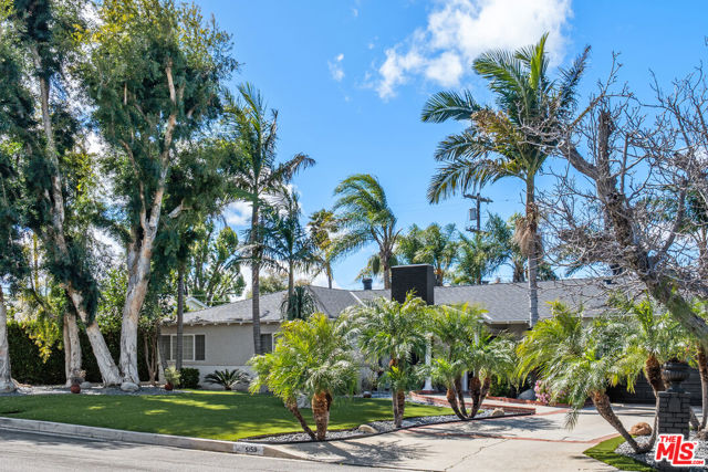 5159 Sophia Avenue, Encino CA: https://media.crmls.org/mediaz/3385dad6-7668-44e6-bfb3-02d9f79e6dc7.jpg