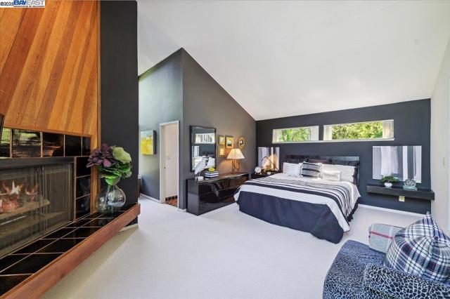 391 Oak Ln, Pleasanton CA: https://media.crmls.org/mediaz/33862e2f-c2d9-488d-aff7-d5bc40492e24.jpg