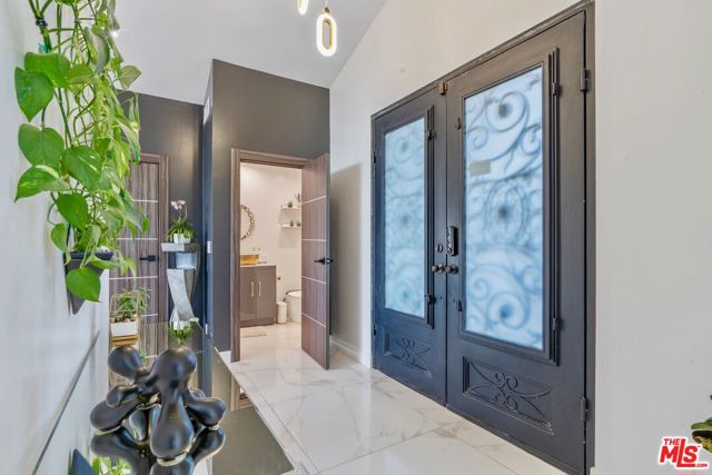 4854 Brewster Drive, Tarzana CA: https://media.crmls.org/mediaz/3386d423-a246-4be8-8530-bb4b641f2895.jpg