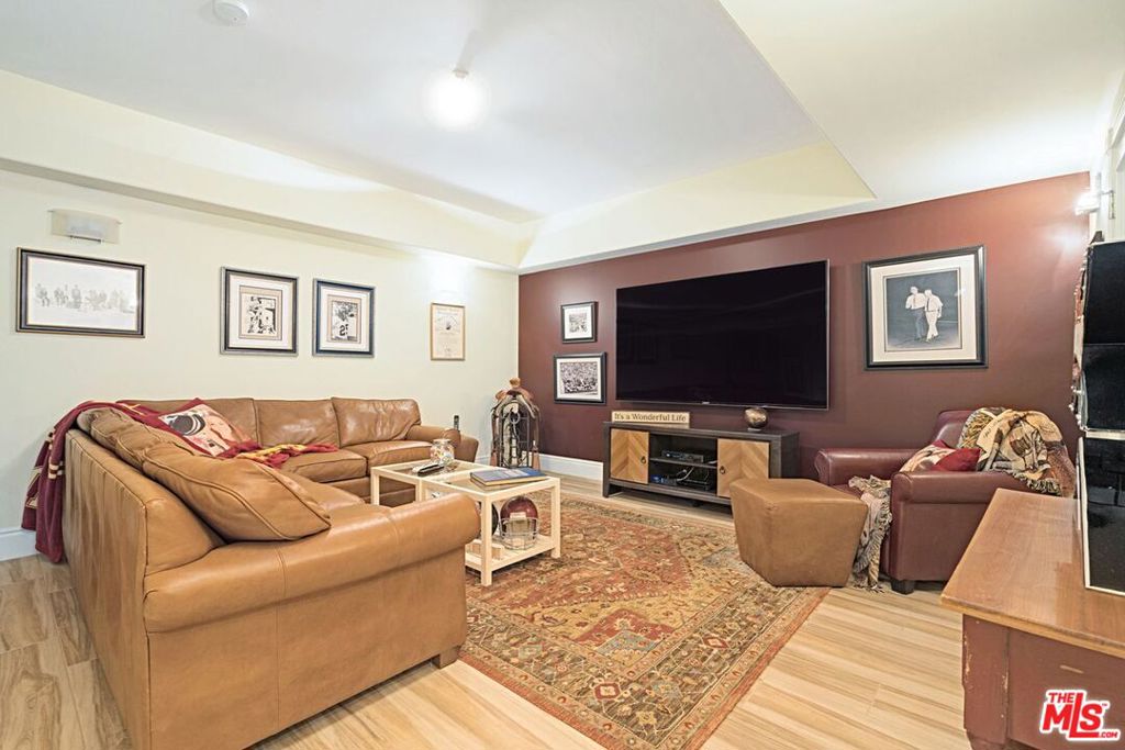 Lowel Level Bonus Room