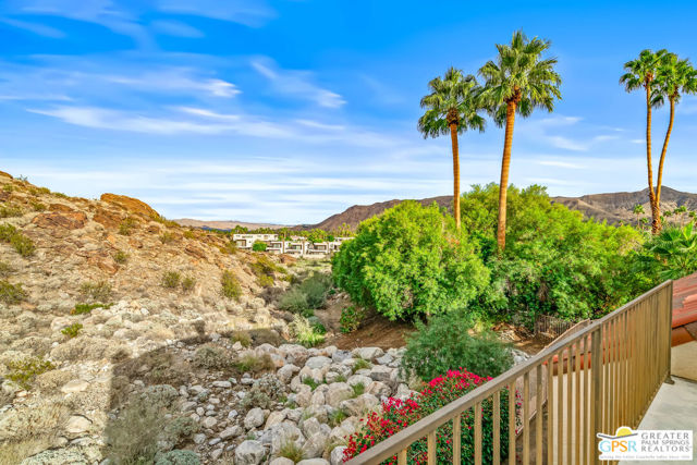 2857 Greco Court, Palm Springs CA: https://media.crmls.org/mediaz/33878050-c535-433c-a2df-41e7aff57731.jpg