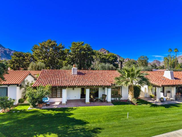 49470 Avila Drive, La Quinta CA: https://media.crmls.org/mediaz/3387c4d0-4c34-4874-8f2d-a3b4bed0ab28.jpg