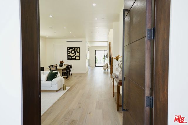 1441 S Oakhurst Drive, Los Angeles CA: https://media.crmls.org/mediaz/3387d7bc-1c63-4ce6-af03-e78224c45d58.jpg