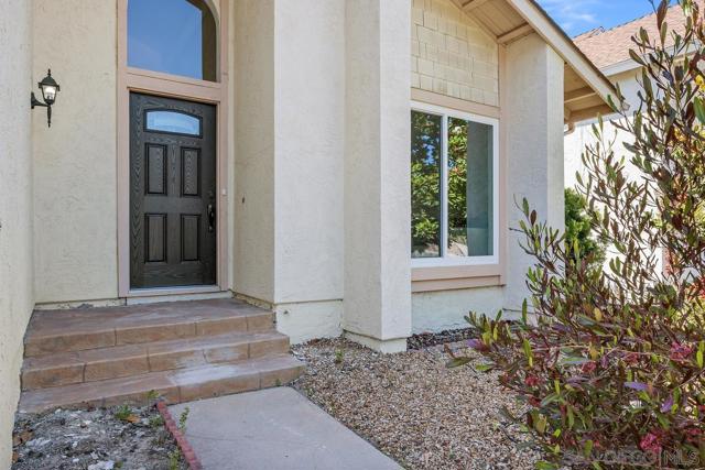 9511 Via Pereza, San Diego CA: https://media.crmls.org/mediaz/33882942-acea-45a7-8724-d5b3b23184db.jpg