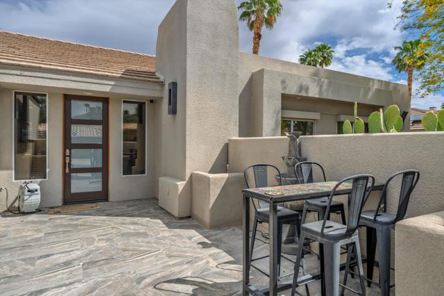 73112 Bel Air, Palm Desert CA: https://media.crmls.org/mediaz/33883d16-ccbb-4d84-8962-eaf5acfa4b93.jpg