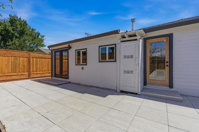 1257 Laurel Avenue, East Palo Alto CA: https://media.crmls.org/mediaz/3388810b-598f-46e4-8ebe-5b32831c4c01.jpg