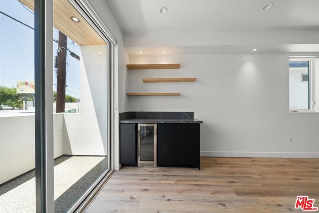 841 N Mccadden Pl, Los Angeles CA: https://media.crmls.org/mediaz/33888f1f-5f85-457a-9082-bd9136d3845a.jpg