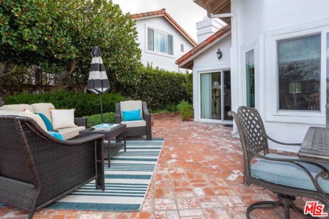 4732 Galicia Way, Oceanside CA: https://media.crmls.org/mediaz/3388bea9-62c1-4629-8c62-1ea59304e2b5.jpg