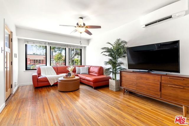 2342 S Garth Avenue, Los Angeles CA: https://media.crmls.org/mediaz/33899541-1cf1-4f33-a54c-f44f09dd27fd.jpg