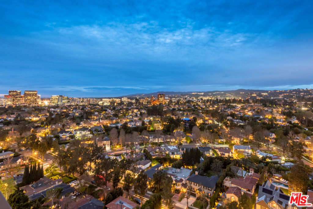 https://media.crmls.org/mediaz/3389f8df-c305-4785-94d8-5c304a9ebd61.jpg?preset=X-Large
