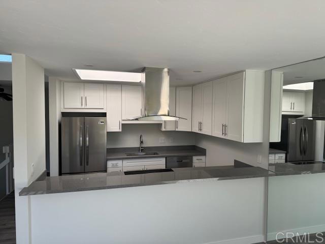 2388 Altisma Way, Carlsbad CA: https://media.crmls.org/mediaz/338a363e-5850-4c74-afad-666d37c3f56e.jpg