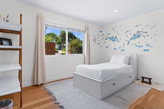 5745 Soledad Mountain Road, La Jolla CA: https://media.crmls.org/mediaz/338a9618-0e89-48a8-aaa5-fd56bb363ee4.jpg