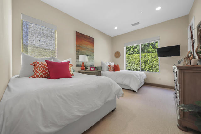 Image 34 of 50 For 55080 Autumn Valley Court