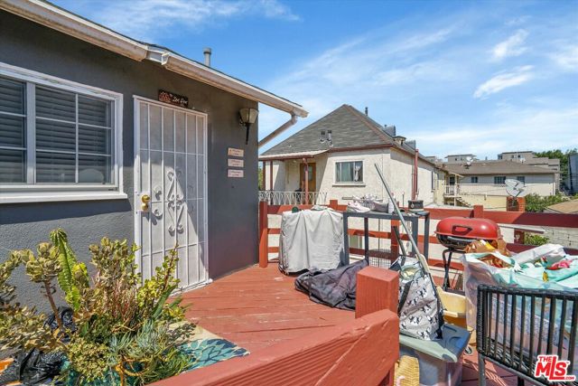 8776 Reading Avenue, Los Angeles, California 90045, ,Multi-Family,For Sale,Reading,24433193