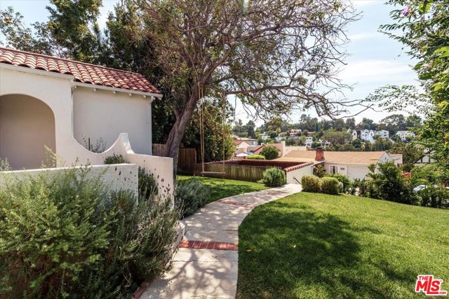 1410 Stanford Drive, Glendale CA: https://media.crmls.org/mediaz/338abcc1-4d31-426a-bdbd-072cf4a31a44.jpg