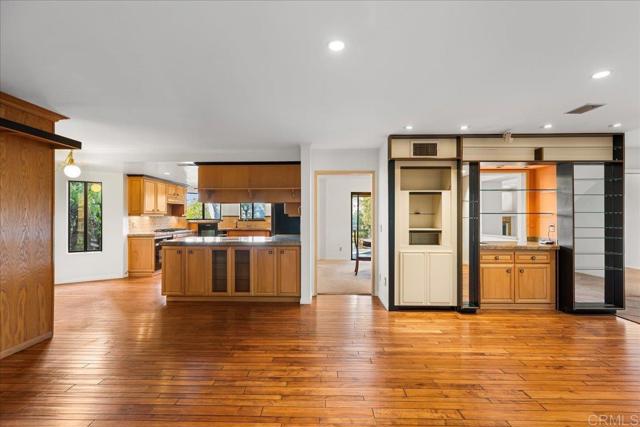 Detail Gallery Image 11 of 75 For 2871 Brant St, San Diego,  CA 92103 - 3 Beds | 3/1 Baths