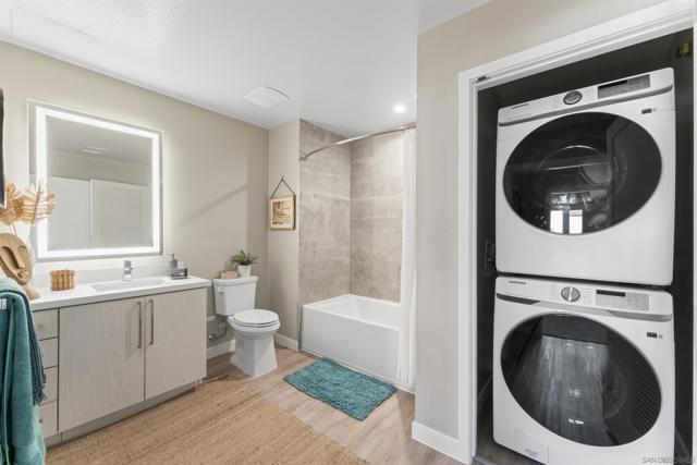 355 N Clevaland Street, Oceanside CA: https://media.crmls.org/mediaz/338b978d-f9ce-4a11-8edd-e6a80c5d5945.jpg