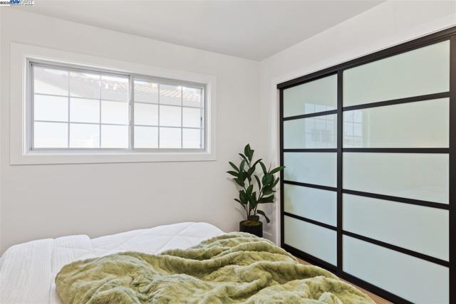 2656 Hilton St, Union City CA: https://media.crmls.org/mediaz/338c0ecb-0938-4783-ac3c-97a313f71b12.jpg