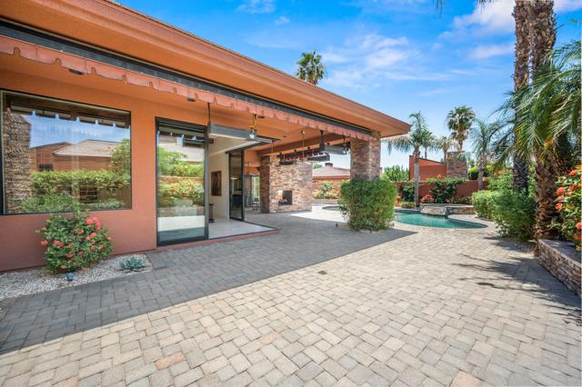 50375 Via Serenidad, La Quinta CA: https://media.crmls.org/mediaz/338d0c21-f669-44d9-a850-dae711e96ba6.jpg