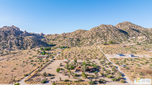 53655 Annie Oakley Road, Pioneertown CA: https://media.crmls.org/mediaz/338ec37a-df97-4fd8-8218-80b58498304a.jpg