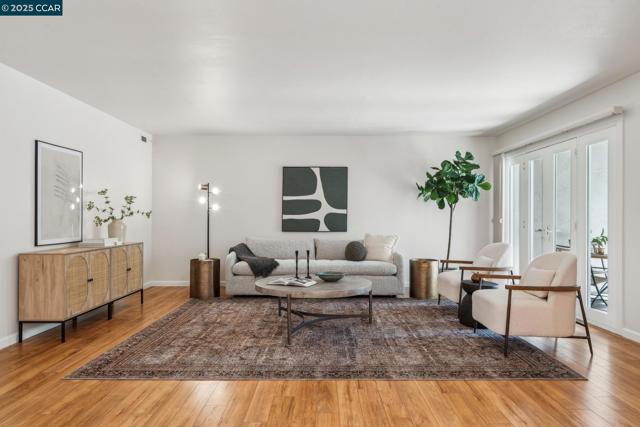 1560 Gilboa Dr, Walnut Creek CA: https://media.crmls.org/mediaz/338ede10-1f0c-4249-be17-85712301313f.jpg