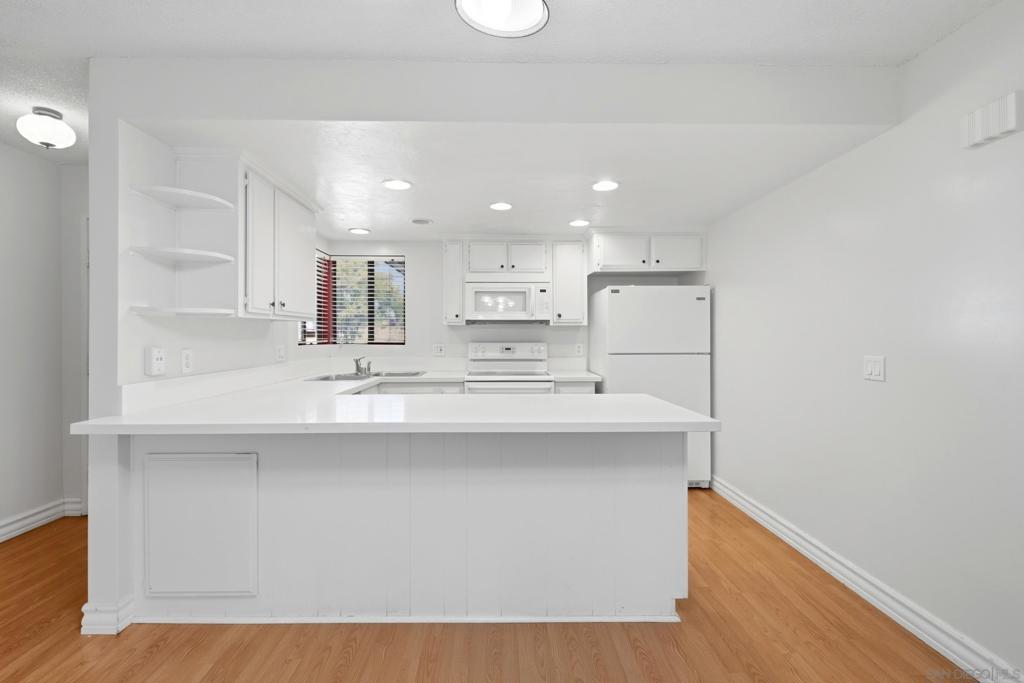 1257 Grand Avenue - photo 10