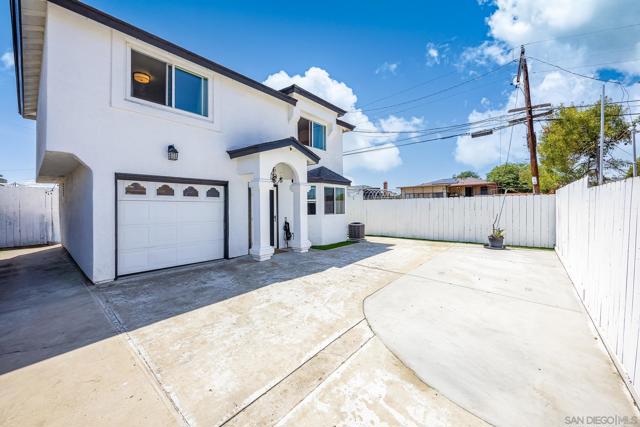 5778 Cumberland St, San Diego CA: https://media.crmls.org/mediaz/338fc01a-db31-41dc-a3ce-0b4ea907d2f7.jpg