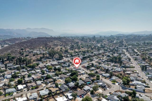 9158 Heatherdale St, Santee CA: https://media.crmls.org/mediaz/3391f659-af1e-4c1d-ad4a-cfd1b3a52747.jpg