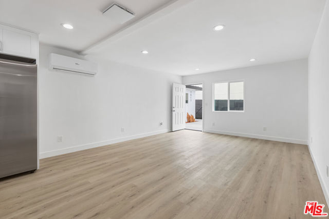 1613 1613 1/2 W 209th Street, Torrance CA: https://media.crmls.org/mediaz/3392386e-7745-4408-bcaf-6339d28feec5.jpg
