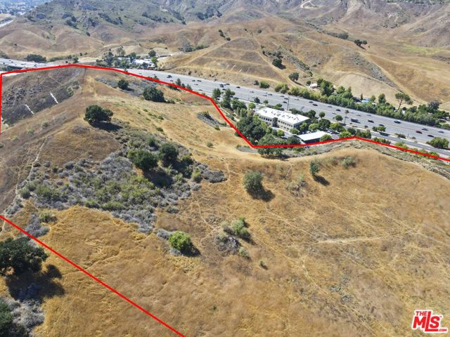 27300 Agoura Road, Calabasas CA: https://media.crmls.org/mediaz/3392b118-3e64-42a9-82f4-983b32a9bcfa.jpg