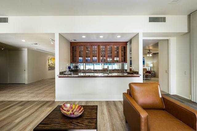 6 Stanford Drive, Rancho Mirage CA: https://media.crmls.org/mediaz/33931487-66cb-426c-821f-8887f2ea198e.jpg
